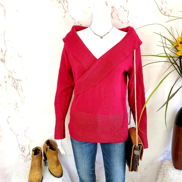 White House Black Market Sweaters - White House Black Market cashmere blend sweater